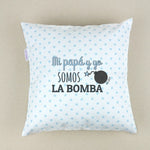 Cojín Personalizado azul Papá y yo somos la bomba